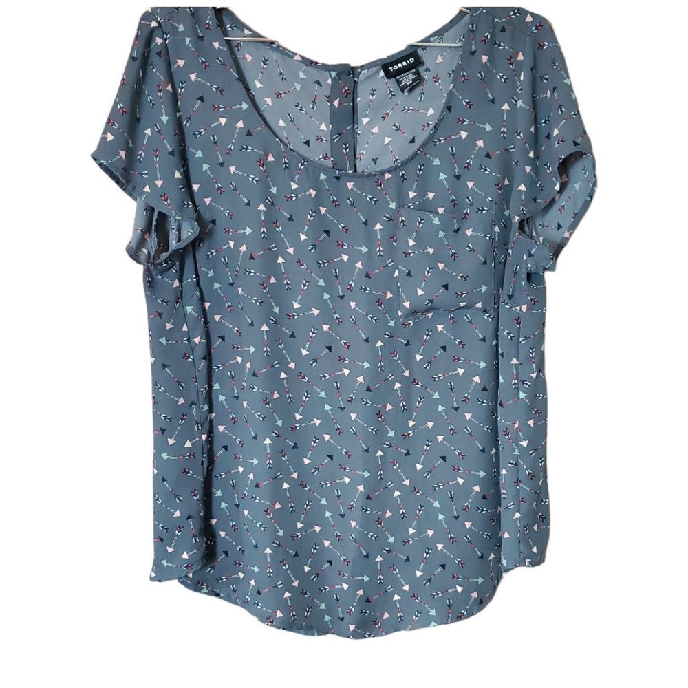 232 Torrid Abbey Arrow Georgette Button Back Grey… - image 2